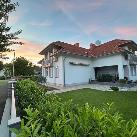 Villa Tara Buek Exteriér fotografie